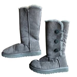 UGG Bailey Button Triplet II Boots in Grey Suede and Sheepskin Womens Sz 12